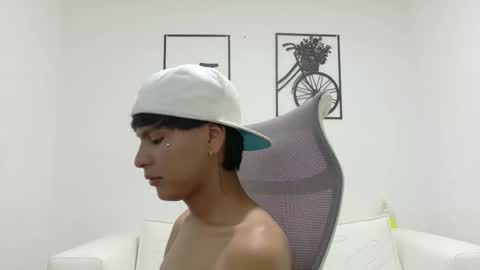 Snapshot of sebas_lover_ chatting on October 15, 9:33 pm sebas_lover_ online show from October 15, 9:33 pm