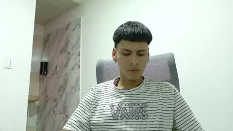 Snapshot of sebas_lover_ chatting on October 20, 8:02 pm sebas_lover_ online show from October 20, 8:02 pm