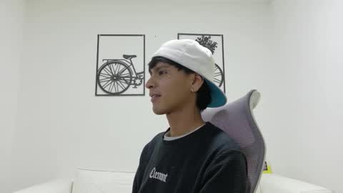 Snapshot of sebas_lover_ chatting on October 14, 9:33 pm sebas_lover_ online show from October 14, 9:33 pm