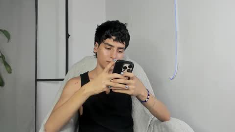 Snapshot of sebas_rosse chatting on September 30, 12:17 am sebastian online show from September 30, 12:17 am