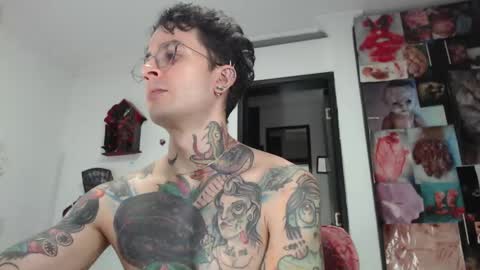 Snapshot of sebasbigdick_ chatting on March 12, 3:13 am spityio instagram online show from March 12, 3:13 am