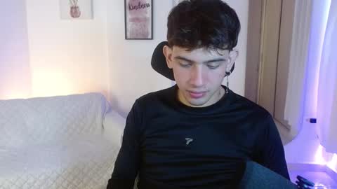 Snapshot of sebasmattxxl8 chatting on March 1, 9:48 pm Sebas online show from March 1, 9:48 pm