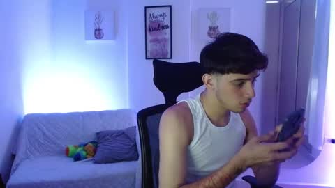 Snapshot of sebasmattxxl8 chatting on March 4, 6:29 pm Sebas online show from March 4, 6:29 pm