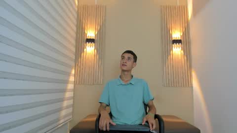 sebass_r online show from November 14, 9:49 pm