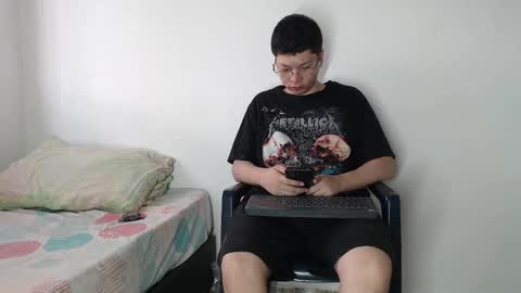 Snapshot of sebasslops chatting on March 3, 7:01 pm Sebas online show from March 3, 7:01 pm