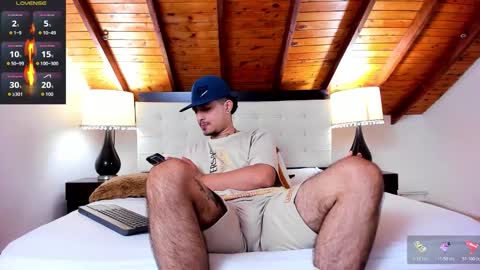 Snapshot of sebastian_berne chatting on October 20, 7:40 pm Sebastian Berne online show from October 20, 7:40 pm