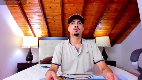 Snapshot of sebastian_berne chatting on March 1, 8:10 pm Sebastian Berne online show from March 1, 8:10 pm