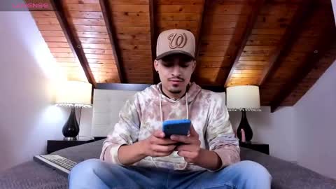 Snapshot of sebastian_berne chatting on February 8, 7:16 pm Sebastian Berne online show from February 8, 7:16 pm