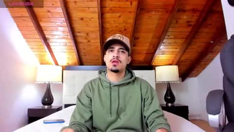 Snapshot of sebastian_berne chatting on March 6, 12:41 pm Sebastian Berne online show from March 6, 12:41 pm
