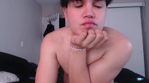 Snapshot of sebastian_electra chatting on October 8, 1:32 am Sebastian online show from October 8, 1:32 am