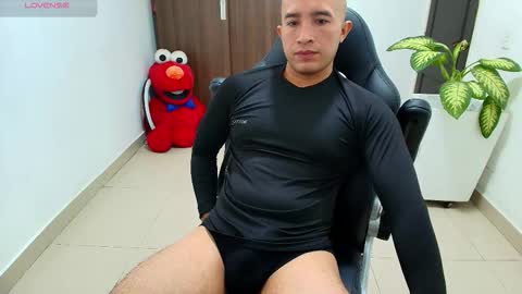 Snapshot of sebastian_oconnor77 chatting on October 8, 2:10 pm juan sebastian online show from October 8, 2:10 pm