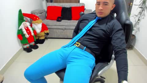 juan  sebastian online show from December 11, 2:50 pm