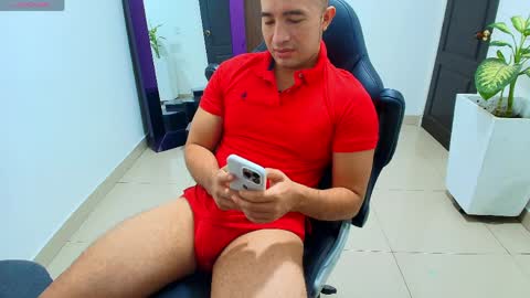 juan  sebastian online show from April 7, 12:49 pm