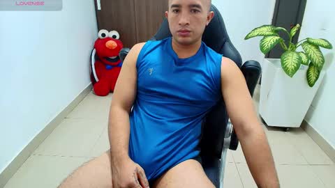 Snapshot of sebastian_oconnor77 chatting on October 10, 5:18 pm juan sebastian online show from October 10, 5:18 pm