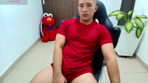 Snapshot of sebastian_oconnor77 chatting on October 13, 9:43 pm juan sebastian online show from October 13, 9:43 pm