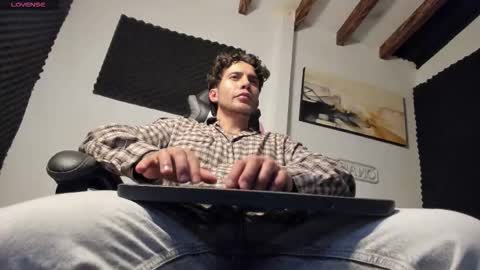 Lucian Sinclair online show from March 8, 2:04 am