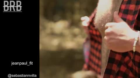 Snapshot of sebastianvilla__ chatting on November 1, 10:03 pm Instagram jeanpaulfit online show from November 1, 10:03 pm