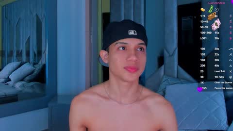 Snapshot of sebax_00 chatting on October 24, 7:59 pm Sebastian online show from October 24, 7:59 pm