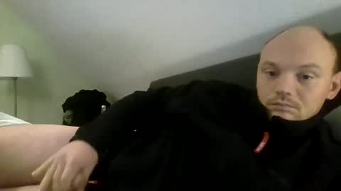 Snapshot of secretcplg chatting on December 6, 10:27 am Simon online show from December 6, 10:27 am
