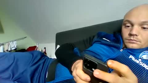 Snapshot of secretcplg chatting on December 27, 10:23 am Simon online show from December 27, 10:23 am
