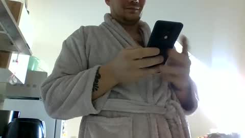 Snapshot of secretcplg chatting on December 28, 10:25 am Simon online show from December 28, 10:25 am