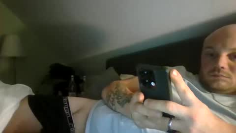 Snapshot of secretcplg chatting on December 3, 9:23 pm Simon online show from December 3, 9:23 pm