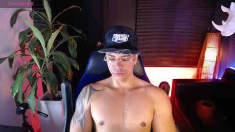 Snapshot of seddy_ chatting on December 13, 8:10 am sed online show from December 13, 8:10 am