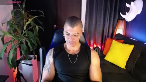 Snapshot of seddy_ chatting on February 11, 8:37 am sed online show from February 11, 8:37 am