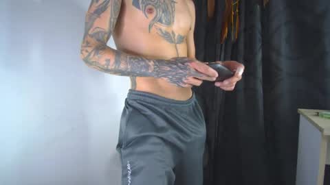 sem_alas online show from April 26, 4:54 am