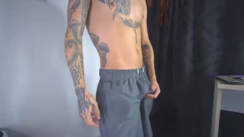 sem_alas online show from December 14, 3:24 am