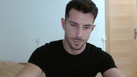 Snapshot of serafino94 chatting on March 7, 12:48 am serafino94 online show from March 7, 12:48 am