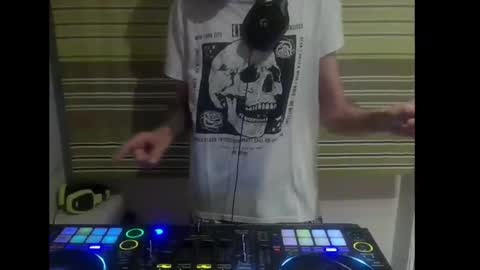 Dj Notorious aka bionik hand online show from September 19, 6:19 pm