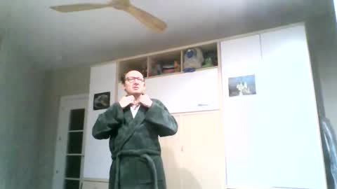 Snapshot of serrano49 chatting on October 27, 6:43 pm serrano49 online show from October 27, 6:43 pm