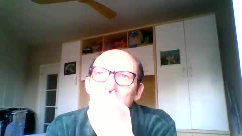 Snapshot of serrano49 chatting on October 13, 4:35 pm serrano49 online show from October 13, 4:35 pm