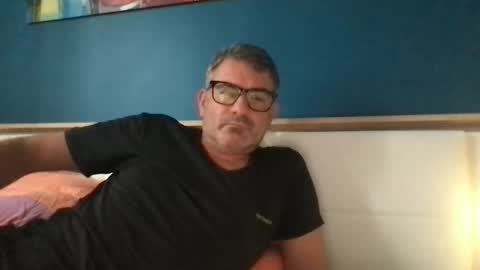 Snapshot of sesamechris92 chatting on September 14, 7:43 am sesamechris92 online show from September 14, 7:43 am
