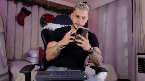 Snapshot of seth_vega_ chatting on December 30, 6:49 pm HEY IM SETH online show from December 30, 6:49 pm