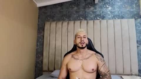 Snapshot of seth_vega_ chatting on February 25, 9:02 pm HEY IM SETH online show from February 25, 9:02 pm