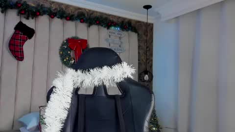 Snapshot of seth_vega_ chatting on December 12, 11:03 pm HEY IM SETH online show from December 12, 11:03 pm