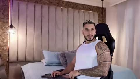 Snapshot of seth_vega_ chatting on January 24, 7:07 pm HEY IM SETH online show from January 24, 7:07 pm