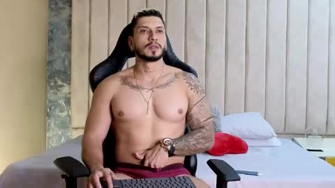 Snapshot of seth_vega_ chatting on February 17, 7:10 pm HEY IM SETH online show from February 17, 7:10 pm