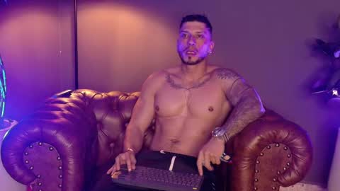 Snapshot of seth_vega_ chatting on September 18, 9:17 pm HEY IM SETH online show from September 18, 9:17 pm