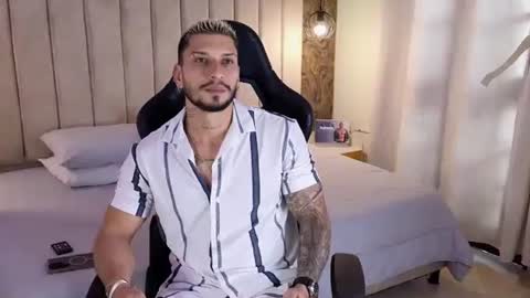 Snapshot of seth_vega_ chatting on January 11, 6:12 pm HEY IM SETH online show from January 11, 6:12 pm