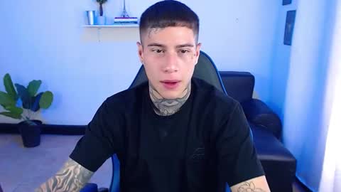 Snapshot of setthomas chatting on September 22, 2:49 pm Thomas online show from September 22, 2:49 pm