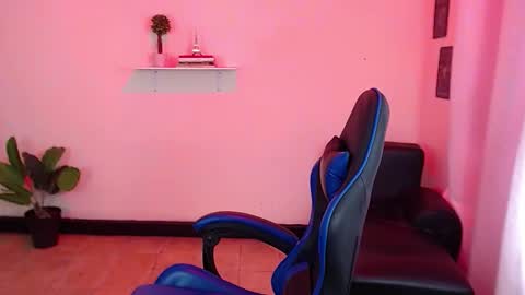 Thomas online show from October 17, 3:49 pm