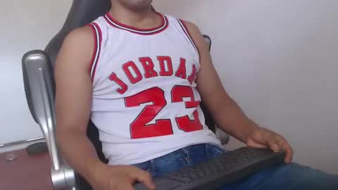 Snapshot of sexatlexx chatting on December 14, 2:00 pm arnold online show from December 14, 2:00 pm