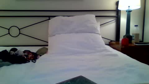 Snapshot of sexiiisenseiii chatting on December 3, 9:20 am dankdiggler online show from December 3, 9:20 am