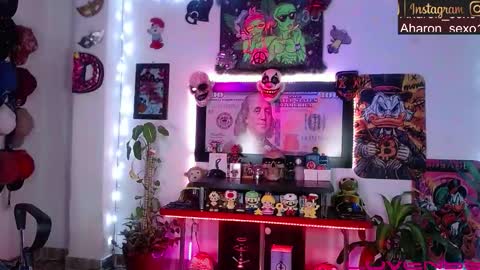 Aharon  ravelo online show from February 18, 8:12 am