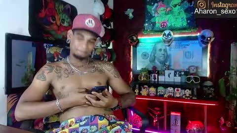 Aharon  ravelo online show from December 17, 7:37 am