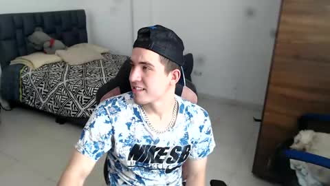 sextinger online show from February 8, 1:44 pm
