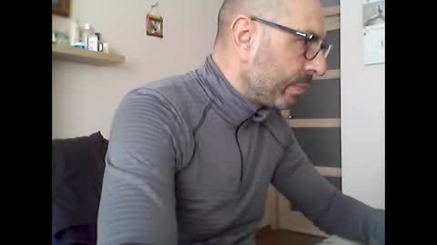 Snapshot of sexualman1900 chatting on February 19, 9:39 am sexualman1900 online show from February 19, 9:39 am